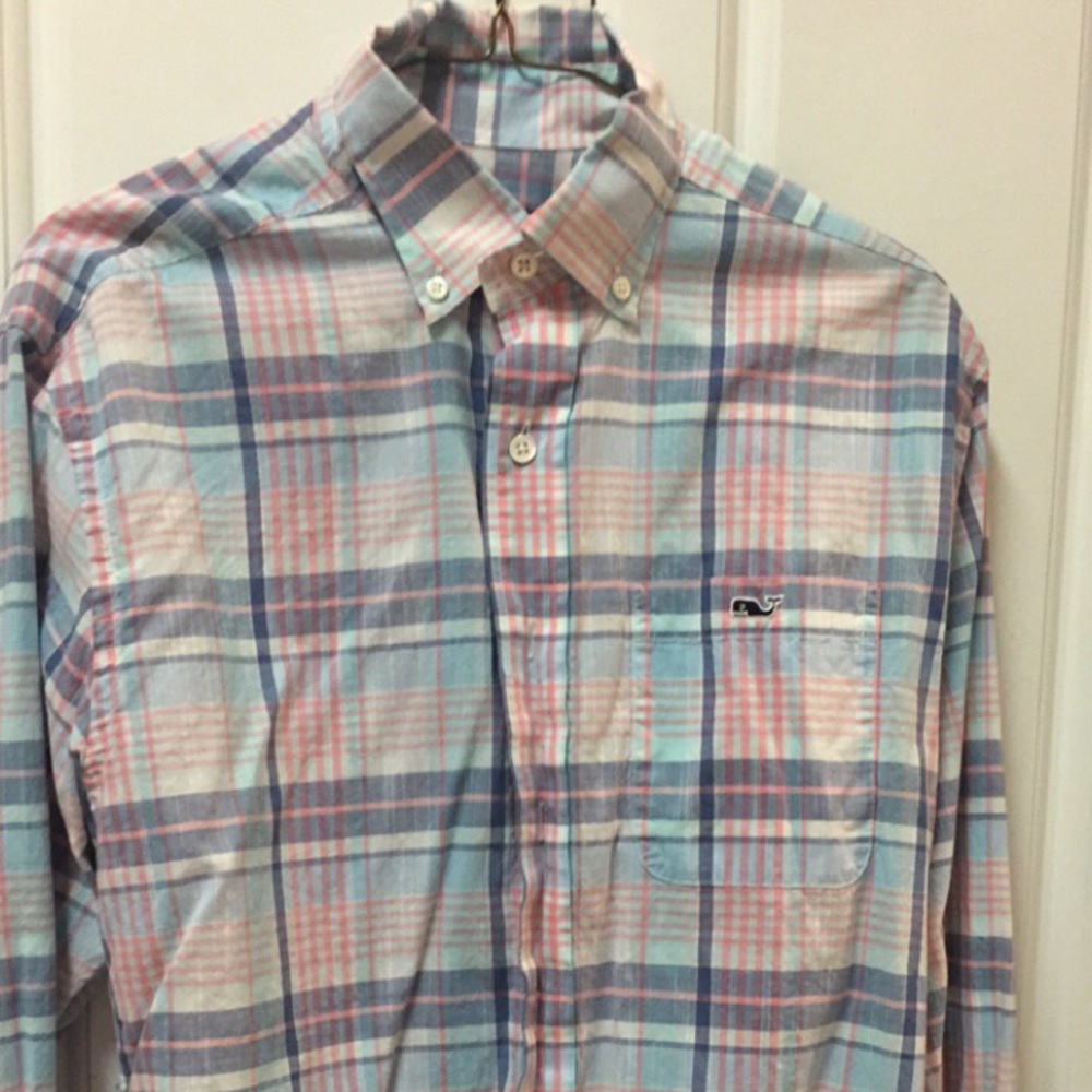 Men’s Vineyard Vines shirt